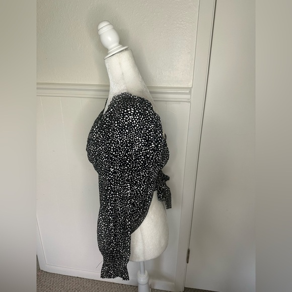 Altar’d State  Black and White Smocked Crop Blouse size S - Picture 3 of 9